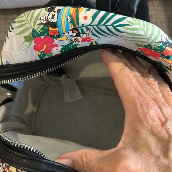 Disney’s making a mini tropical surfboard lounge fly backpack 10 1/2 x 9 - Picture 8 of 10